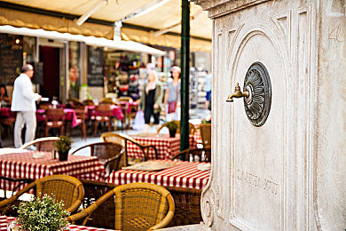 国内乱伦视频:家族内斗与极速狂飙,《极速血统》今日上线引爆赛车游戏新热潮-3