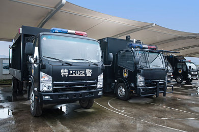 国产AV传媒：极速梦想，驾驭国产赛车，体验影音创作之旅-2