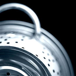 色综综：霓虹竞速新纪元，色彩解谜颠覆传统赛车游戏体验