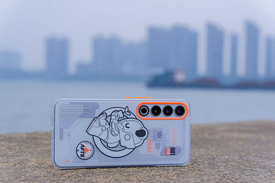 男人和女人在床上APP全部过程：双人协同竞速新作，未来都市夜飙体验革新-2