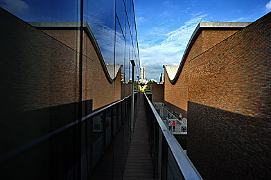 国产性爱Av：虚拟竞速新作《国创极速：AV》正式发布，国产赛车游戏迎来极致体验新标杆-3