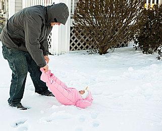 三上悠亚番号大全：虚拟偶像竞速新作登场，优雅车手全攻略揭秘