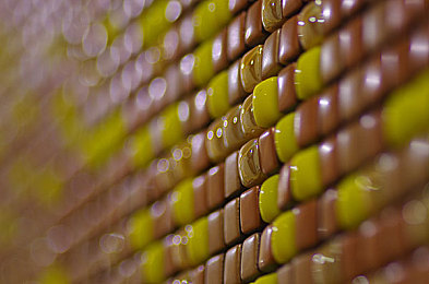 五月天婷婷丁香花：竞速新作今日上线，魔法花海赛道动态改变车辆性能-2