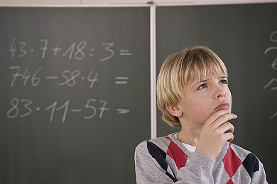 双人扑克又痛又叫：卡牌策略与极速狂飙的激情碰撞，体验攻防逆转的竞速对决-2