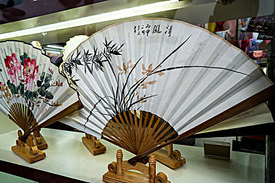 黄色软件下载3.：复古像素赛车新作爆火，数据下载竞速引爆创新狂潮-2