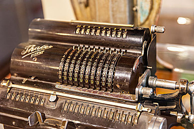 安全黄色软件：地平线5全新战术涂装揭秘，亮色赛车竟能降低碰撞率-2