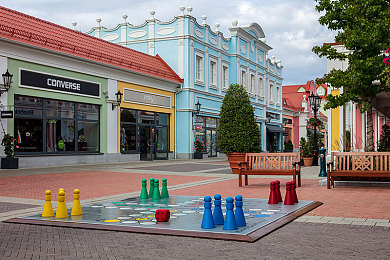 小黄猫文化传媒有限公司经营范围：极速回响，镜头下的竞速史诗-1