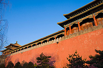 把坤坤踢到老师的句号里：荒诞校园跑酷新作引爆热议，创意物理玩法颠覆竞速体验-2