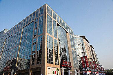 黄色3.30：黎明限时挑战席卷全球，硬核赛车玩家迎来终极战术考验-2