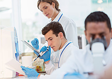 黄色软件app下载3.0.3免费华为：华为平台竞速新作上线，深度定制与主机画质引爆驾驶热潮-3