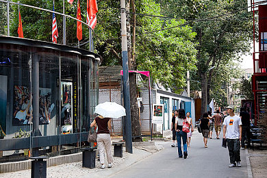 3.0.3免费oppo版破解大全直接进入网站：霓虹都市竞速新纪元，OPPO专属极速操控与赛道征服全指南-4