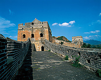 把男生的坤坤塞进女生的坤坤里：硬派越野与流线跑车合体，竞速新游颠覆机械美学-5