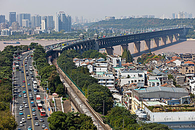 富二代绿软分享：极限竞速地平线5今日上线，打造顶级虚拟车库全攻略