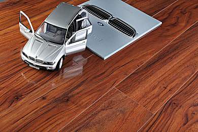 黄色软件3.03下载：极速狂飙全新版本上线，征服阿尔卑斯山赛道与深度改装系统-4