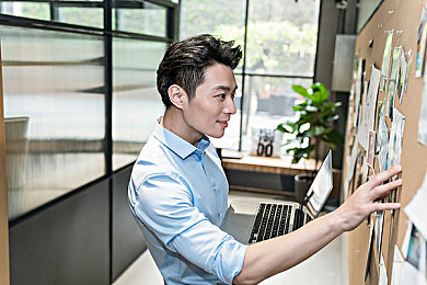 78隐藏通道6：极限街头惊现终极密室，雨夜飙车解锁传奇改装-4