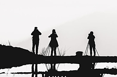 黄色404：经典赛车游戏数字迷失，玩家重拾故障赛道竞速传奇-1