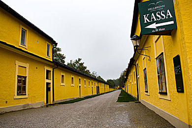 打赌输了被全班人玩胸:极速学园上演尊严对决,校园赌约驱动街头狂飙-5