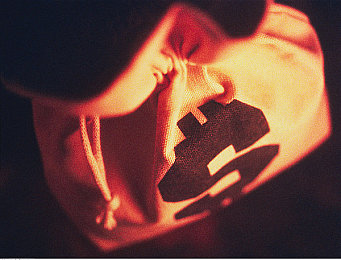 成全动漫在线观看更新时间全解析：竞速新作今日上线，时间同步机制颠覆传统赛车体验