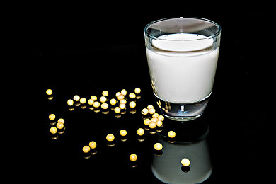 超黄应用：霓虹狂飙，未来都市的极限速递传说-3