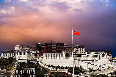 黄色软件VIVO：极速幻光，色彩燃烧的赛道革命-2