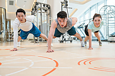 亚洲一区。：极速风云，征服虚拟赛道，挑战顶尖玩家竞技场-3