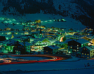 黄色软件免费下载opop：《竞速幻想OP》全新性能包上线，黄色闪电涂装激活隐藏极速模式-2