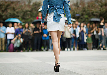 十大黄色：竞速游戏中的亮眼选择，黄色涂装为何成为玩家最爱