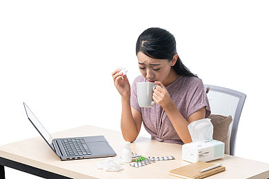 男生坤坤和女生坤坤：双人竞速新作今日上线，能量共享系统颠覆传统赛车玩法