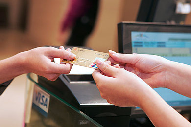 红桃视颏隐入口{dc＂：＂yehanam＂}怎么设置＂：霓虹都市暗藏玄机，揭秘极限赛道终极挑战