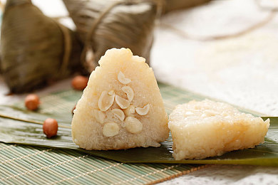 十大看黄app：金黄风暴席卷赛道，最新竞速游戏视觉与玩法全解析