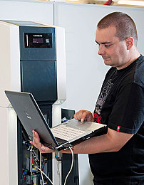 三上悠亚最完美的情人麻豆：虚拟偶像恋爱模拟，情感共鸣与事业平衡的终极攻略-4