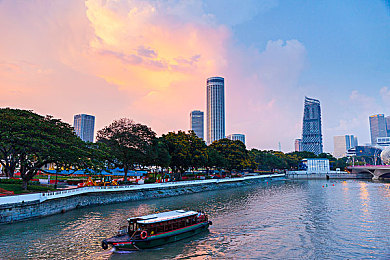 娇妻被朋友们受孕:《极速狂飙:家族荣耀》今日上线,继承者系统引发玩家关于传承伦理的热议-3