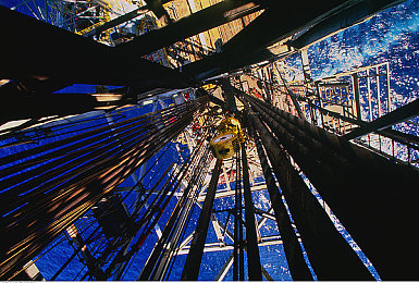 网络黑市的入口：暗影飞驰，非法改装与街头生存的终极博弈-4