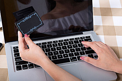 跨种族av：星际异兽驾驭者，极限赛道上的文明融合之旅-3