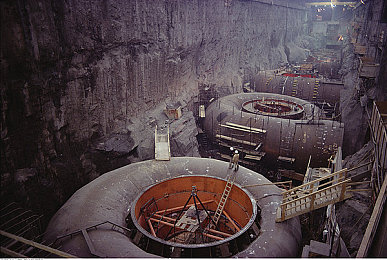 未满18岁禁止软件下载观看：极速边界，街头法则与虚拟真实的竞逐之影-2