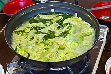 暗网猎奇吃瓜：霓虹深渊边缘的匿名竞速与数据迷雾-3