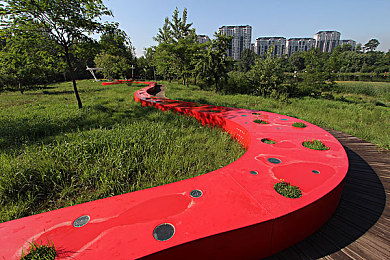 公猪和女人交配:《狂野竞速:越野传说》今日全平台上线,硬核越野与细腻操控如何兼得-3