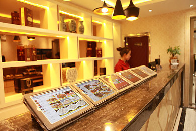 体育生自慰gay：《极速青春：赛道之心》今日上线，校园竞速引爆速度与友情的双重对决-2