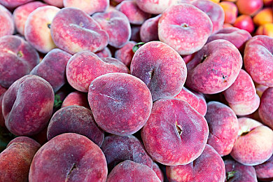 404网黄:霓虹城数据迷雾中,追逐金色幽灵跑车的终极冒险-3