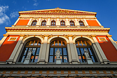 国产乱伦视频免费：国产游戏系列陷入同质化困局，创新之路何去何从-3