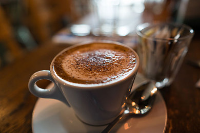 被女同桌调教成鞋袜奴脚奴：硬核竞速新作今日发售，严酷导师引领玩家踏上赛道征服之路-3