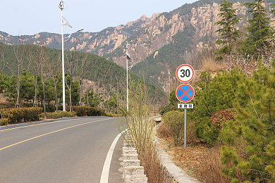 黄色软件ViVo:街头赛车改装模拟,破解车辆限制,挑战法律边界-3