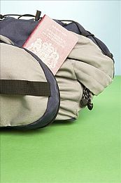 国产a∨：极速梦想照进现实，国产竞速游戏以匠心引擎驱动文化新表达-5