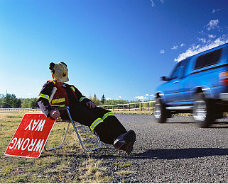 国产在线成人av:本土竞速新作极速狂飙国产荣耀上线,真实驾驶体验引爆赛道对决-5