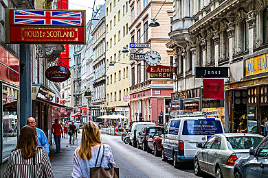 少妇被按摩师进入高潮：极致调校引爆巅峰状态，人车合一驾驭赛道艺术-3