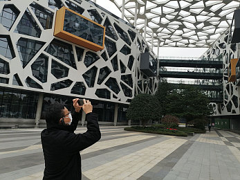 AV剧情：霓虹谷的回响，速度与命运的分岔路-5