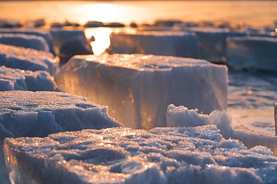 日中国老太太B：街巷传说，东方智慧驶入竞速之旅