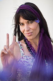 成人网站福利导航：夜城车神隐藏座驾全攻略，街头传闻解谜挑战助你解锁稀有车辆-3