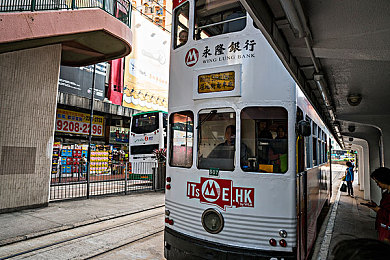 网曝黑料猎奇稀缺资源：霓虹暗影中的极速真相，未公开档案与隐秘赛道之旅