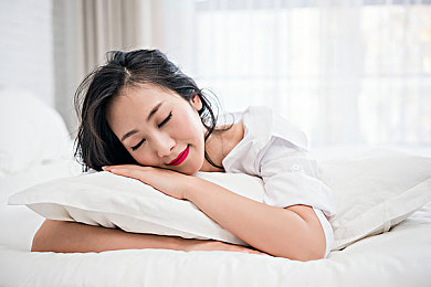 奶奴被变态绑胸挤奶：改装驾驶求生，荒诞能源运输挑战黑色幽默之旅-4